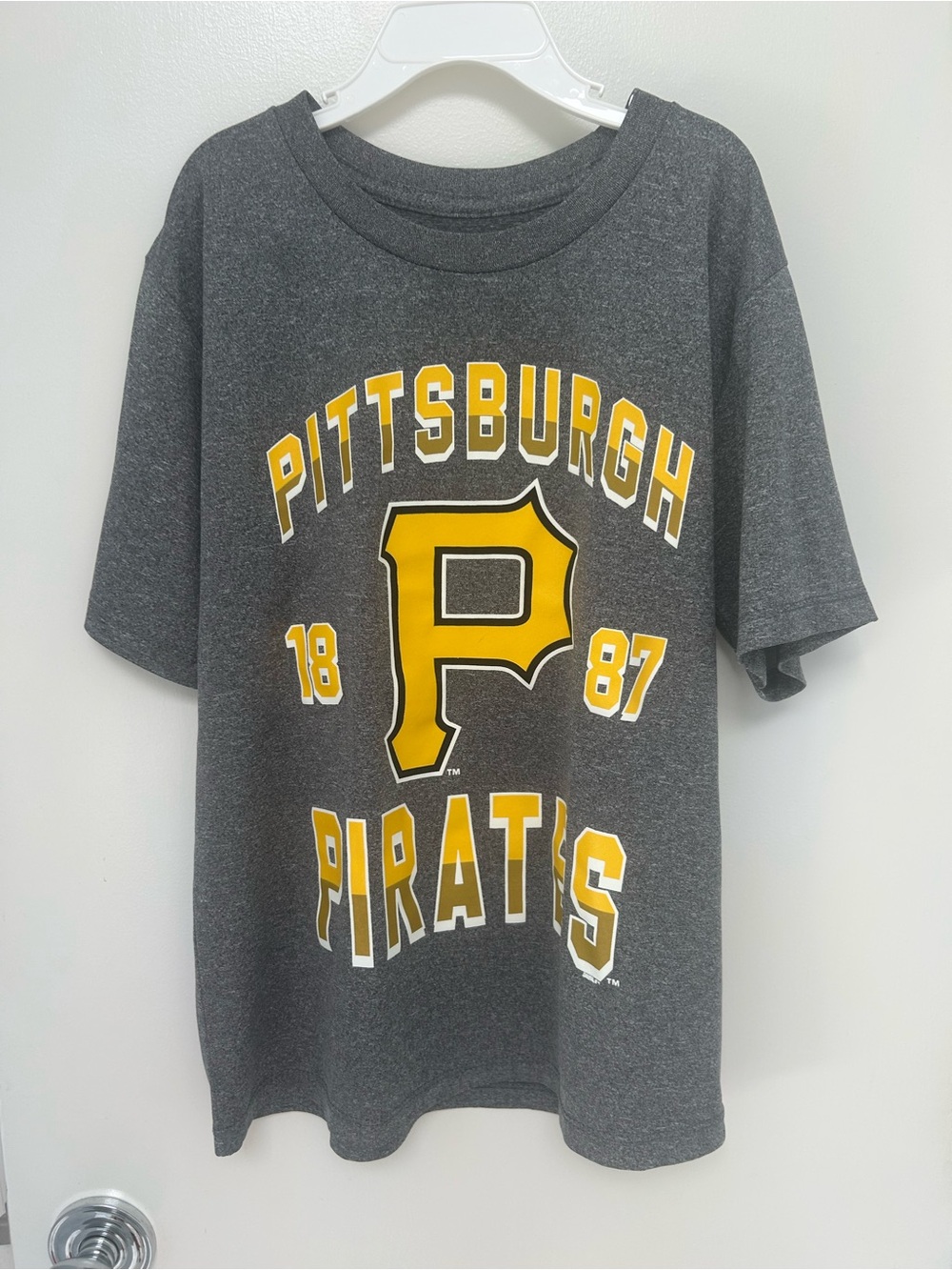 Stitches Gray & Yellow Pittsburgh Pirates kids Short Sleeve Tee
